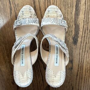 Manolo Blahnik Jenny Pelican Oro size 36, 5.5